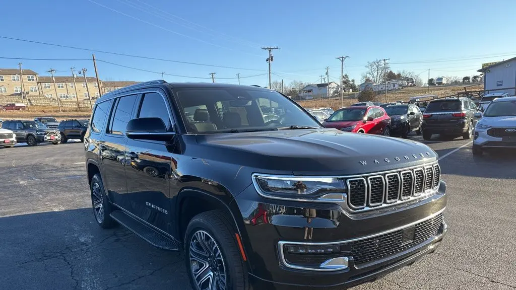 2025 Jeep Wagoneer Base