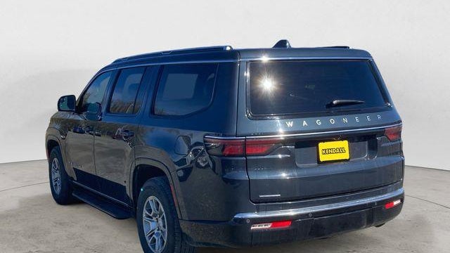 2023 Jeep Wagoneer Base