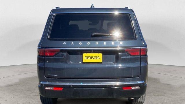 2023 Jeep Wagoneer Base