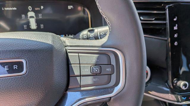 2024 Jeep Wagoneer Base