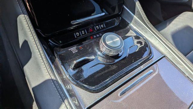 2024 Jeep Wagoneer Base