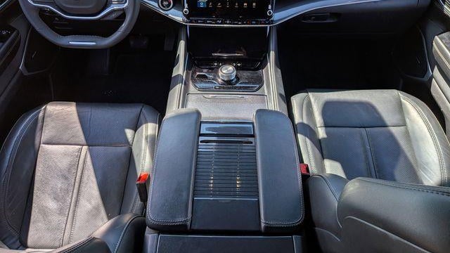 2024 Jeep Wagoneer Base