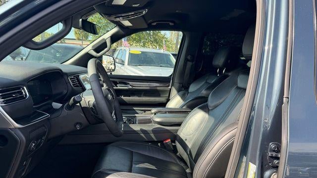2023 Jeep Wagoneer Base