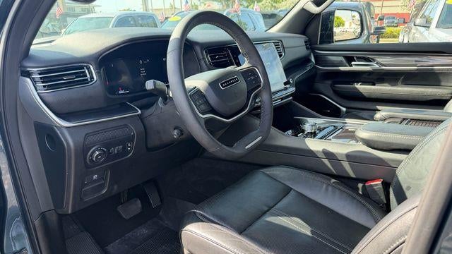 2023 Jeep Wagoneer Base
