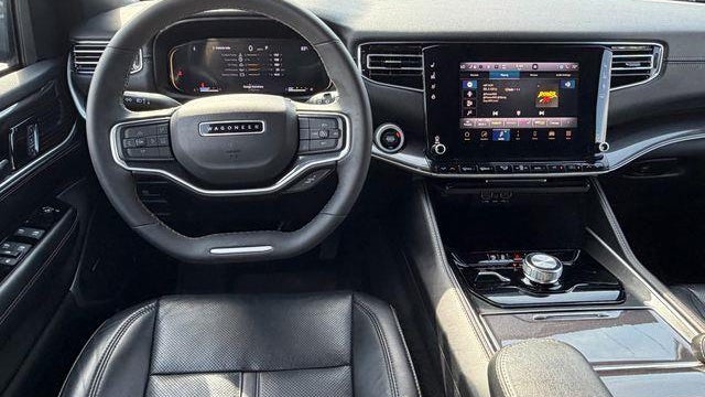2023 Jeep Wagoneer Base