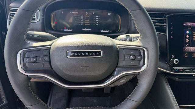 2023 Jeep Wagoneer Base