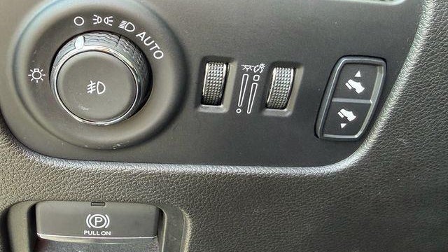 2023 Jeep Wagoneer Base