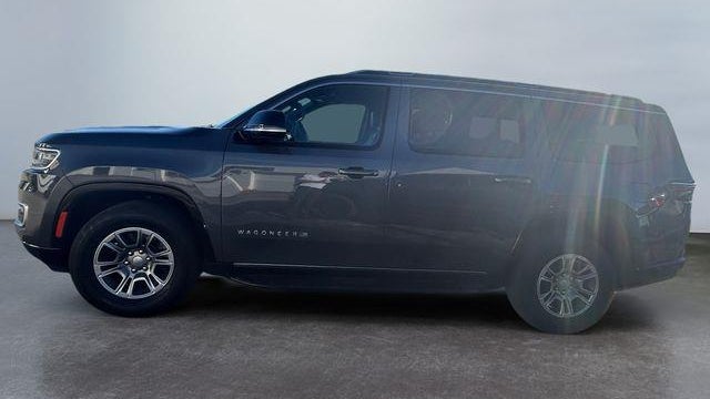 2023 Jeep Wagoneer Base