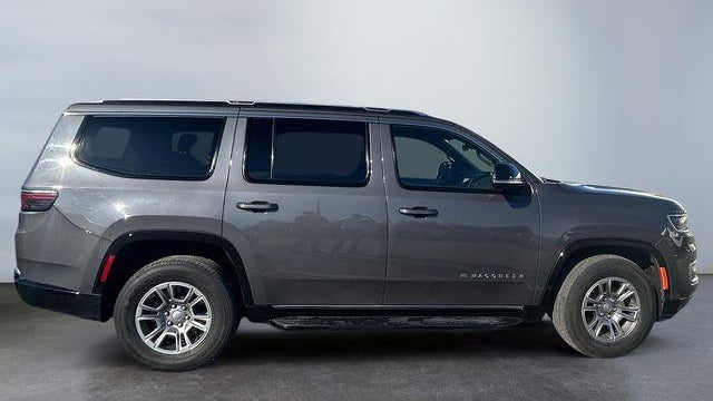 2023 Jeep Wagoneer Base