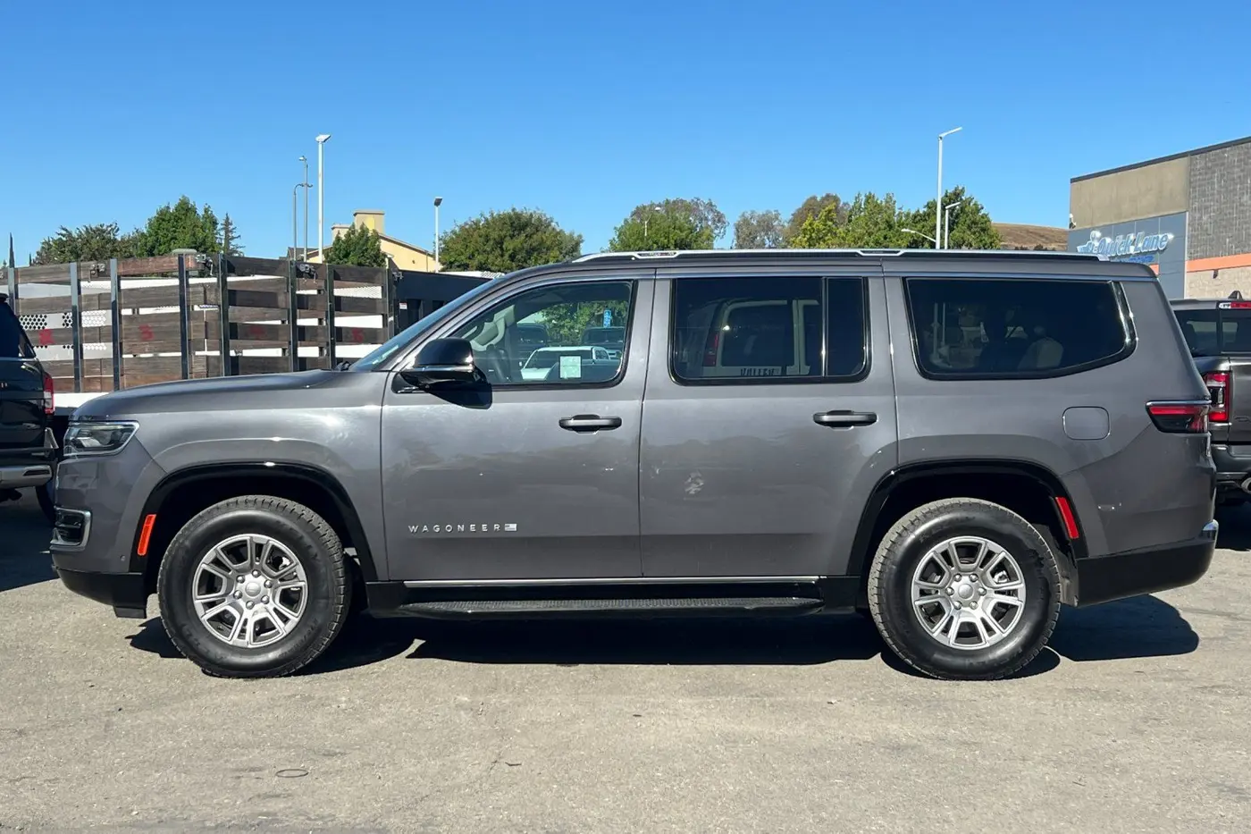 2024 Jeep Wagoneer - $42,275