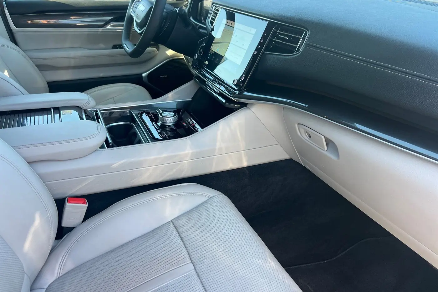 2024 Jeep Wagoneer - $42,275