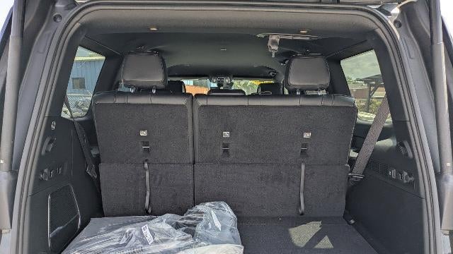 2025 Jeep Wagoneer Base