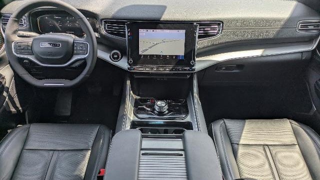 2025 Jeep Wagoneer Base
