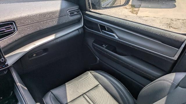 2025 Jeep Wagoneer Base
