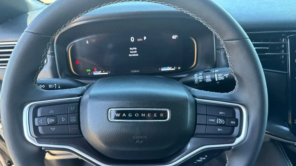 2023 Jeep Wagoneer Base