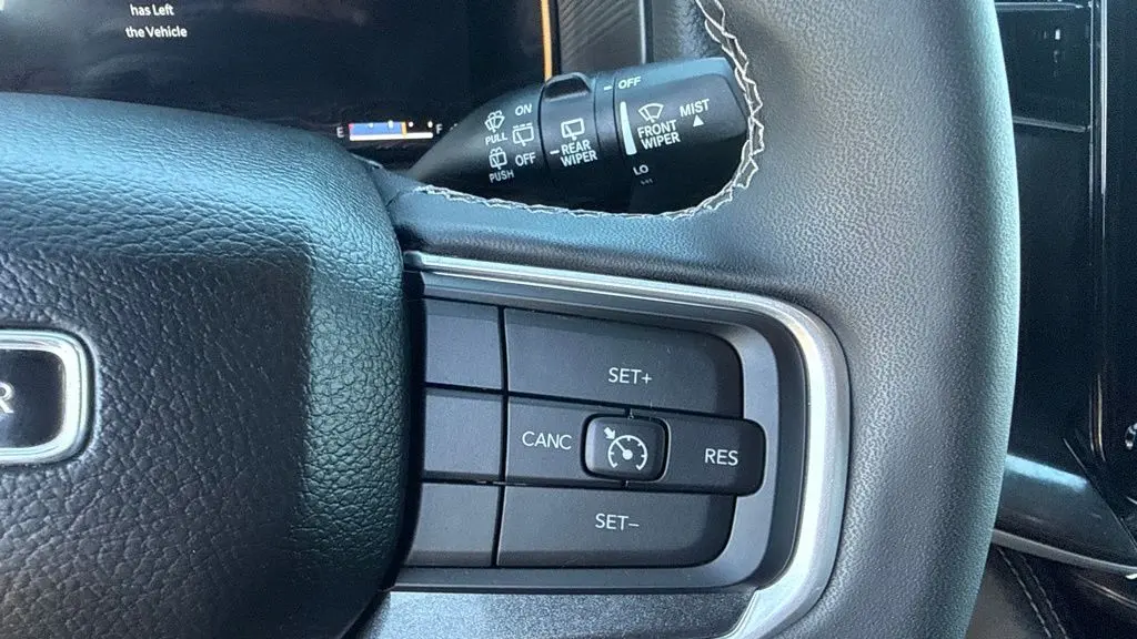 2023 Jeep Wagoneer Base