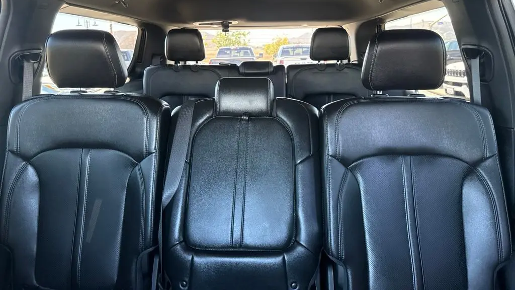 2023 Jeep Wagoneer Base