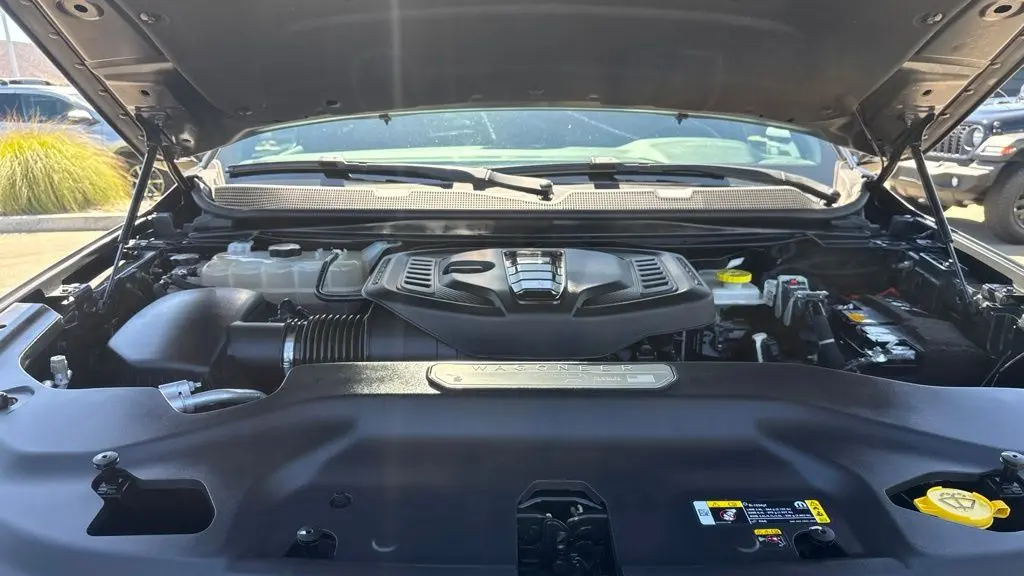 2023 Jeep Wagoneer Base