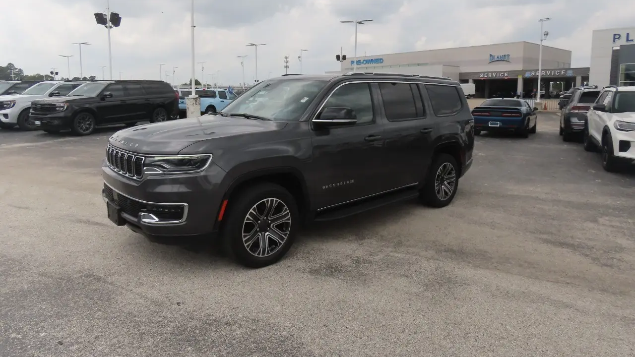 2024 Jeep Wagoneer Base
