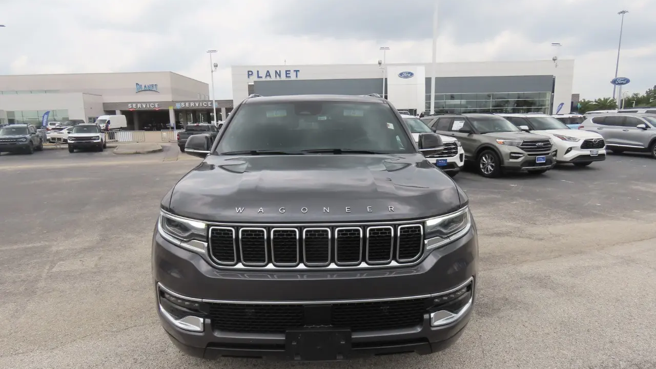 2024 Jeep Wagoneer Base