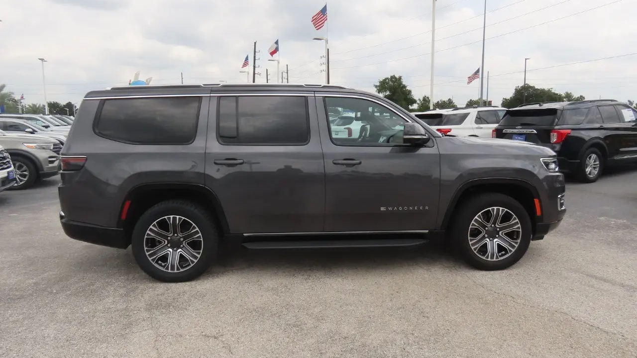 2024 Jeep Wagoneer Base
