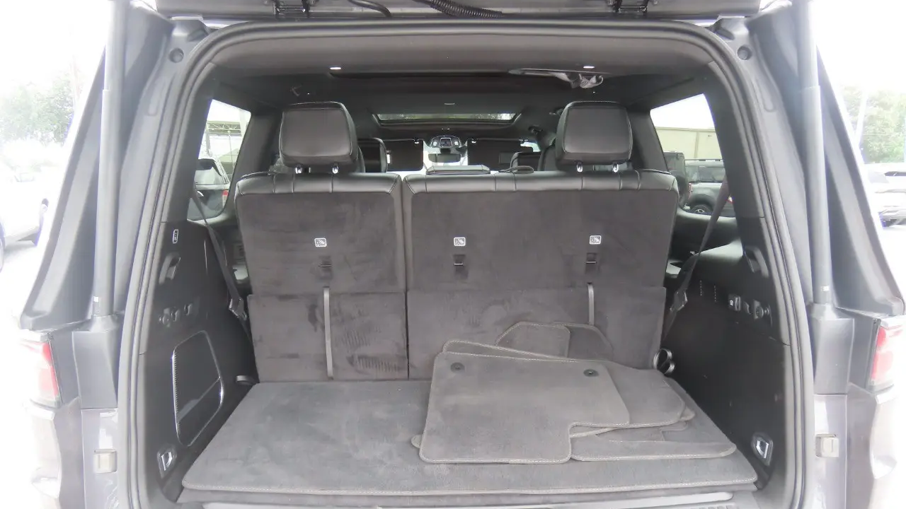 2024 Jeep Wagoneer Base