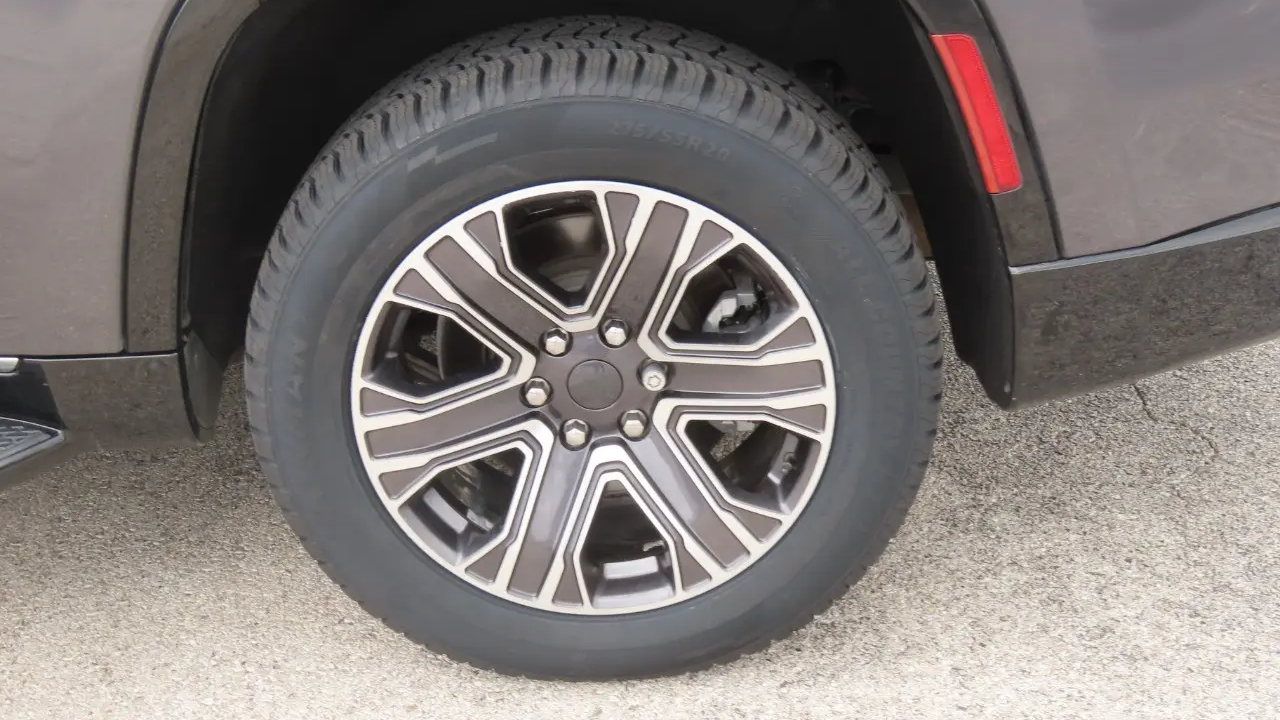 2024 Jeep Wagoneer Base