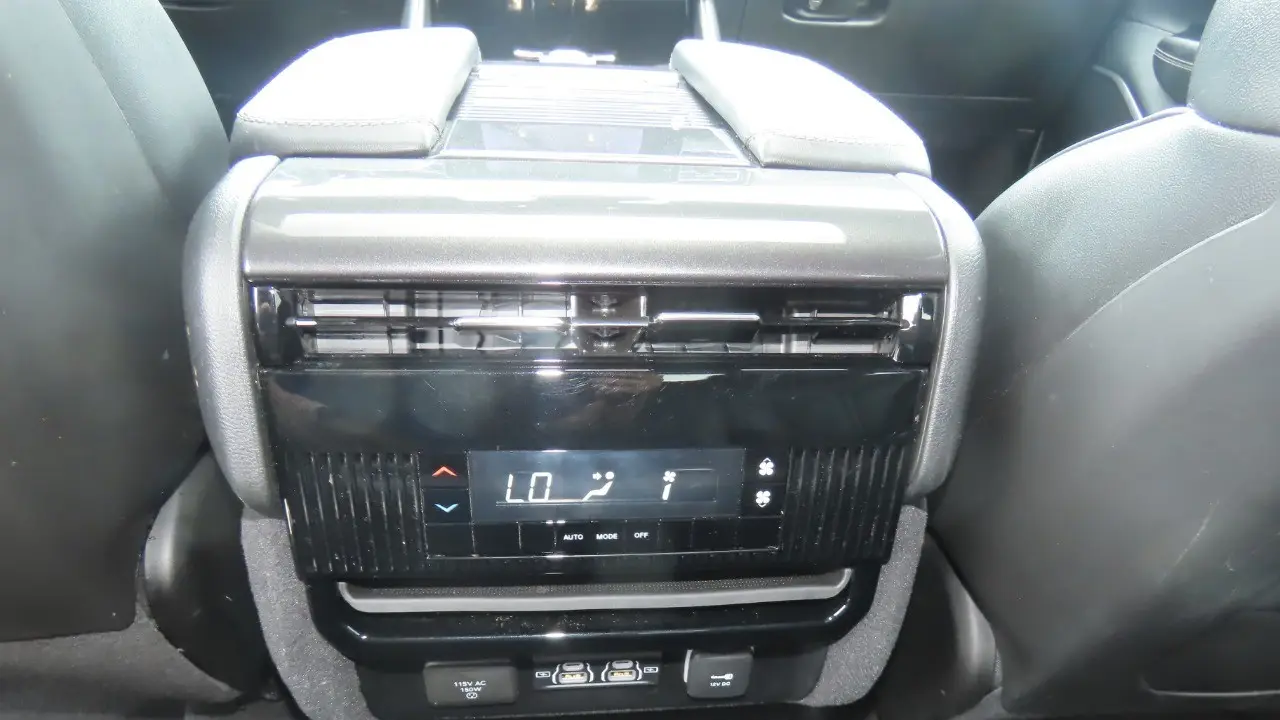 2024 Jeep Wagoneer Base
