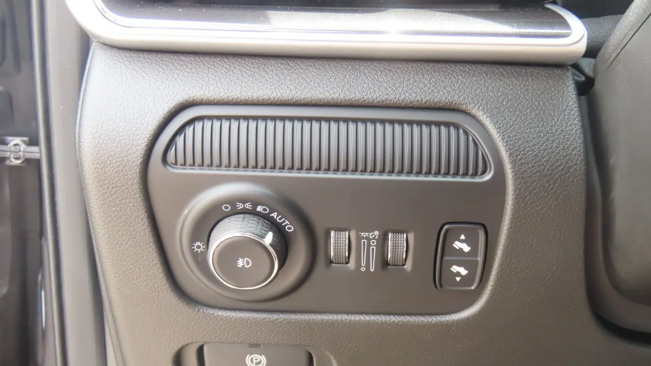 2024 Jeep Wagoneer Base