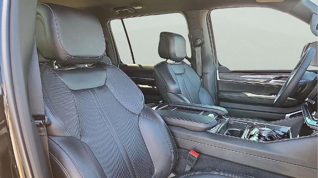 2024 Jeep Wagoneer Base