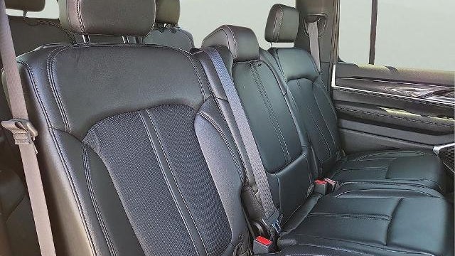 2024 Jeep Wagoneer Base