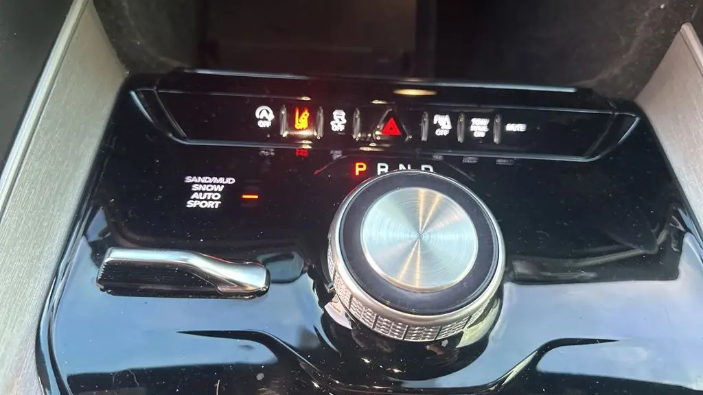 2025 Jeep Wagoneer Base