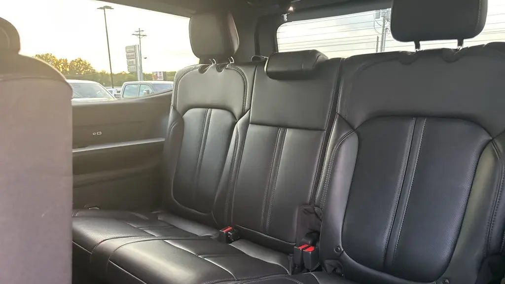 2025 Jeep Wagoneer Base
