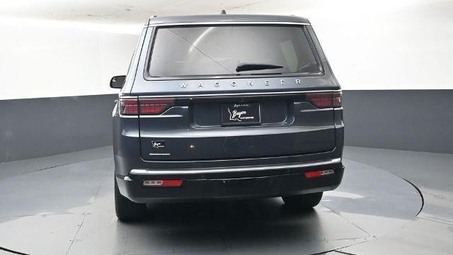 2023 Jeep Wagoneer Base