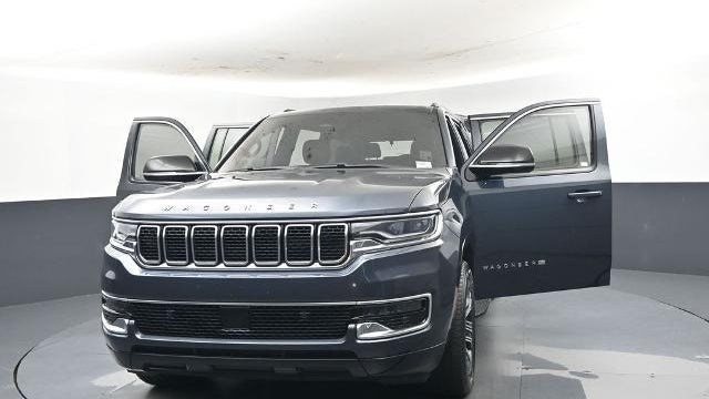 2023 Jeep Wagoneer Base