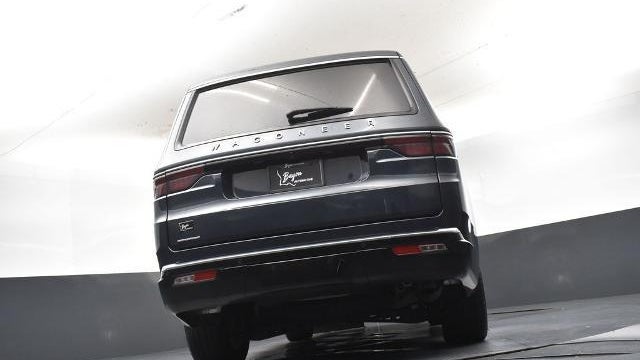 2023 Jeep Wagoneer Base