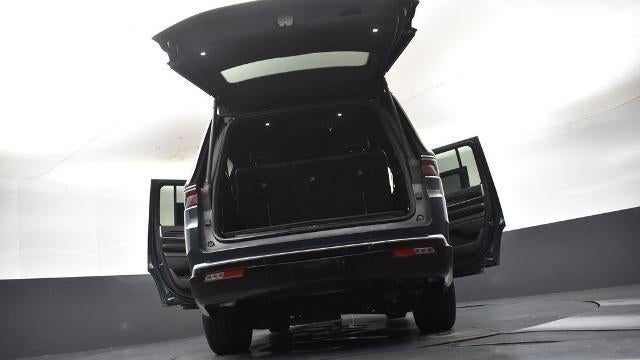 2023 Jeep Wagoneer Base