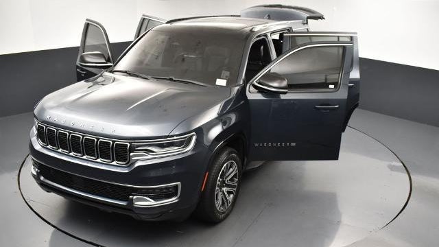 2023 Jeep Wagoneer Base