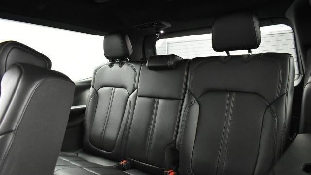 2023 Jeep Wagoneer Base