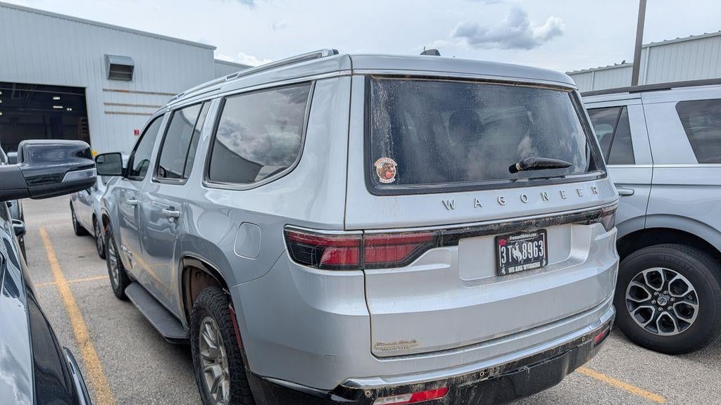 2024 Jeep Wagoneer Base
