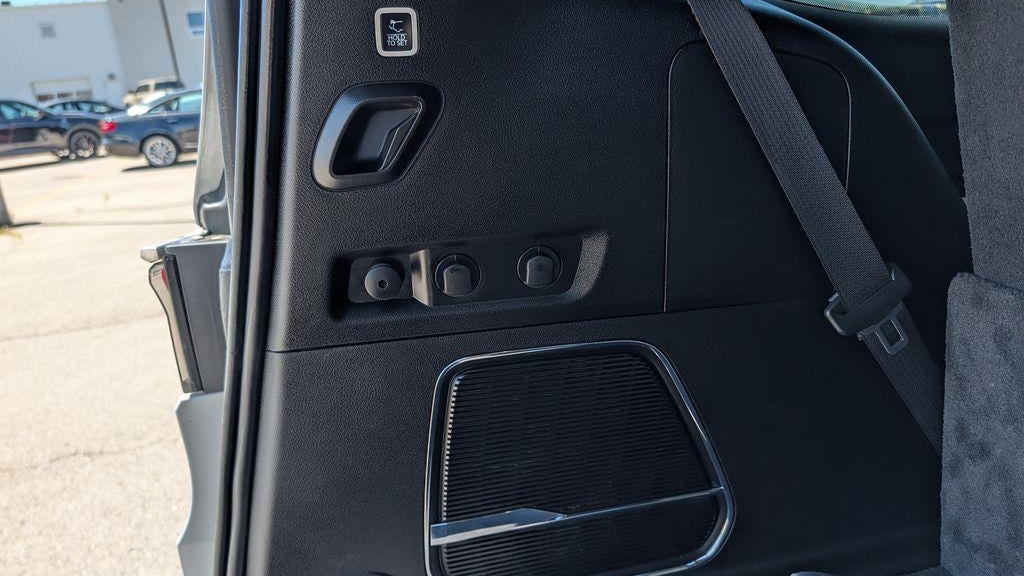 2024 Jeep Wagoneer Base