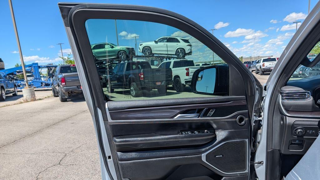 2024 Jeep Wagoneer Base