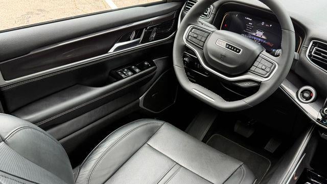 2023 Jeep Wagoneer Base