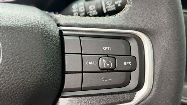 2023 Jeep Wagoneer Base