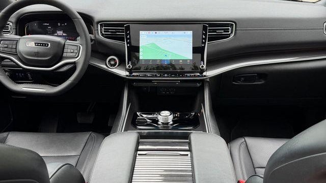 2023 Jeep Wagoneer Base
