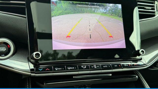 2023 Jeep Wagoneer Base