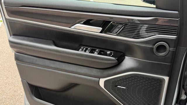 2023 Jeep Wagoneer Base