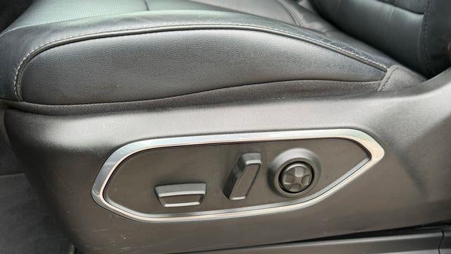 2023 Jeep Wagoneer Base