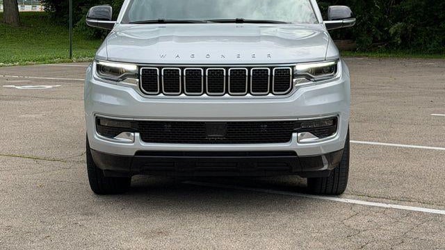 2023 Jeep Wagoneer Base
