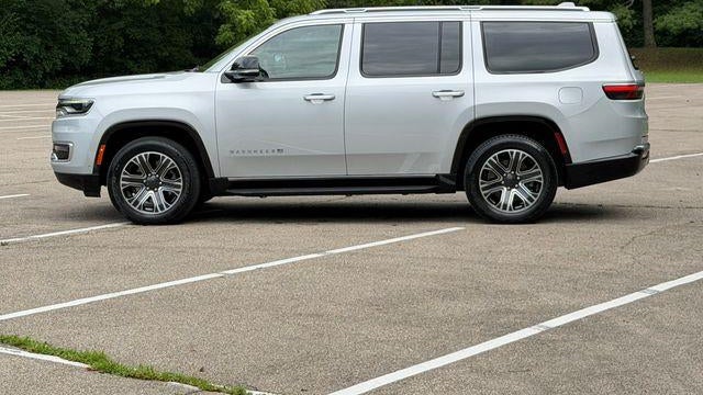2023 Jeep Wagoneer Base